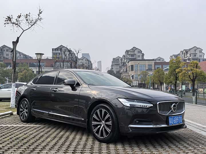 Фото 3 - Volvo S90