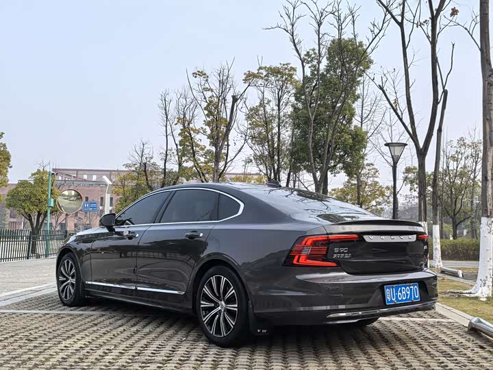Фото 5 - Volvo S90