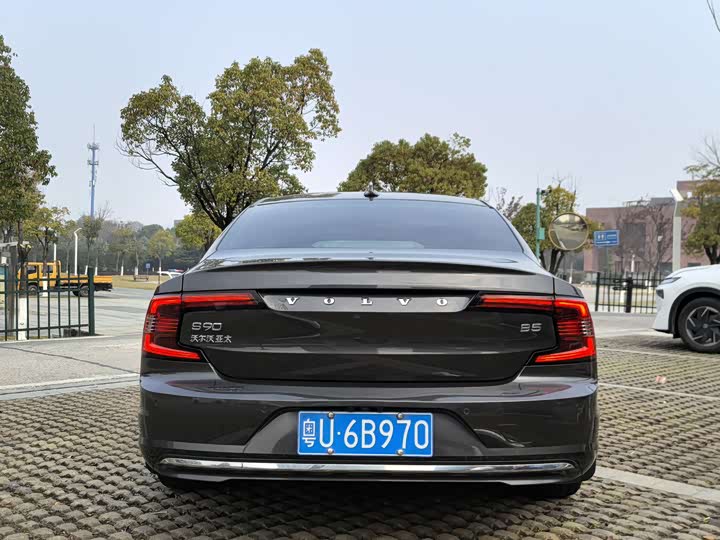 Фото 6 - Volvo S90