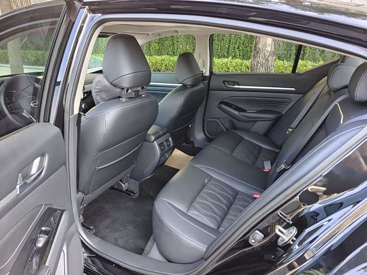 Фото 4 - Nissan Teana