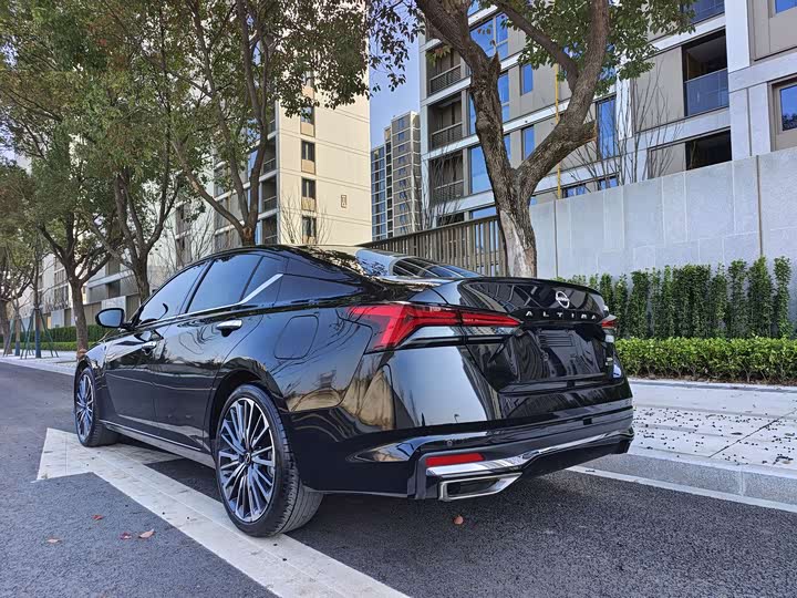 Фото 8 - Nissan Teana