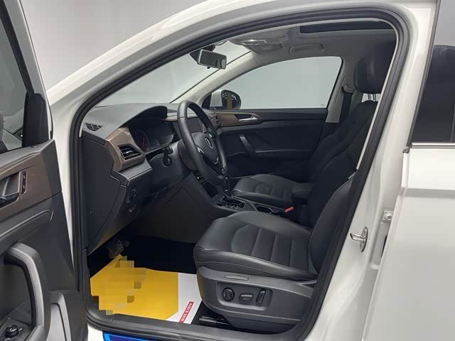 Фото 8 - Volkswagen Tharu