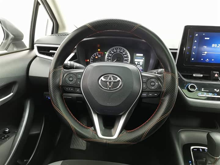 Фото 11 - Toyota Corolla