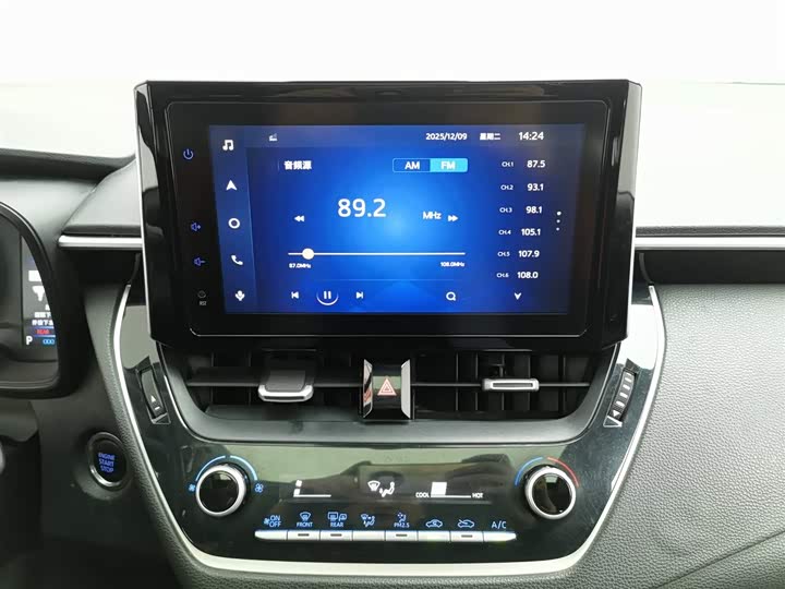 Фото 12 - Toyota Corolla