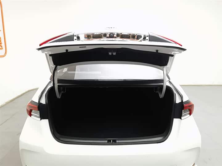 Фото 16 - Toyota Corolla