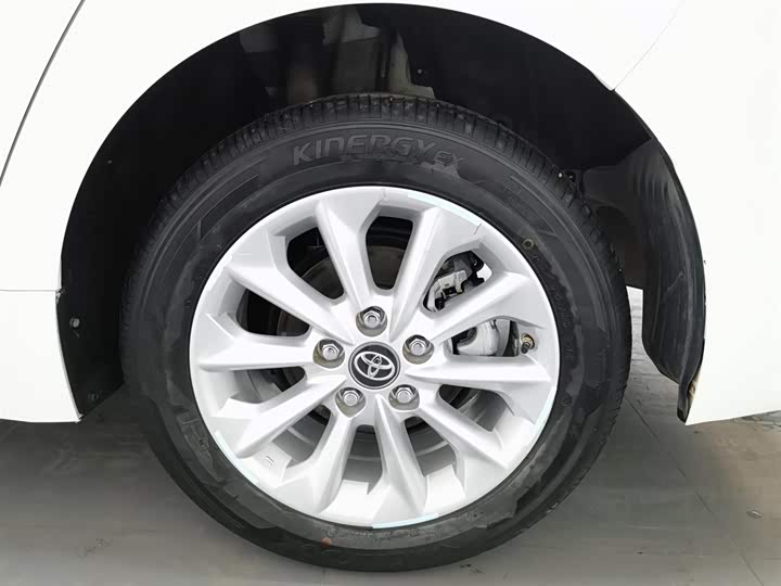 Фото 17 - Toyota Corolla