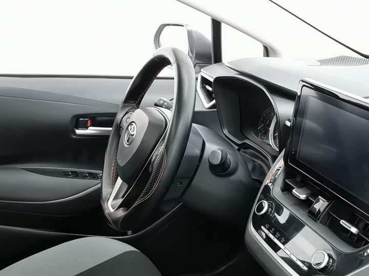 Фото 22 - Toyota Corolla