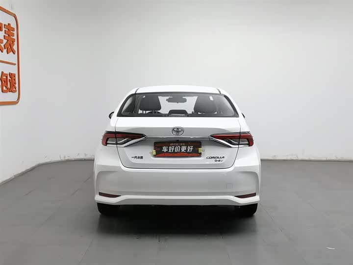 Фото 4 - Toyota Corolla