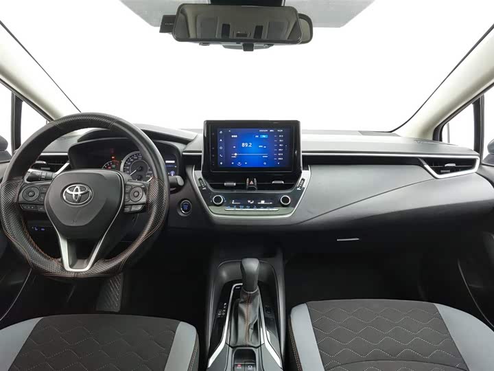 Фото 5 - Toyota Corolla