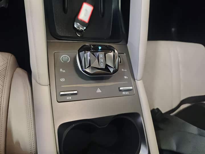 Фото 14 - BYD Yuan Up