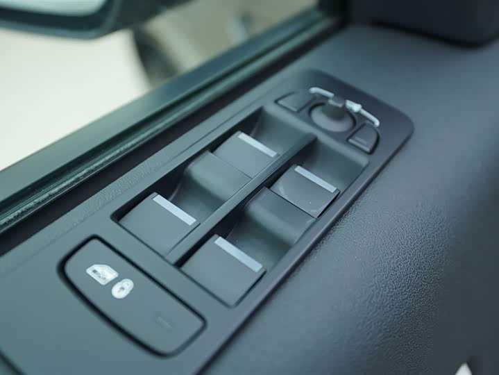 Фото 11 - Land Rover Discovery Sport