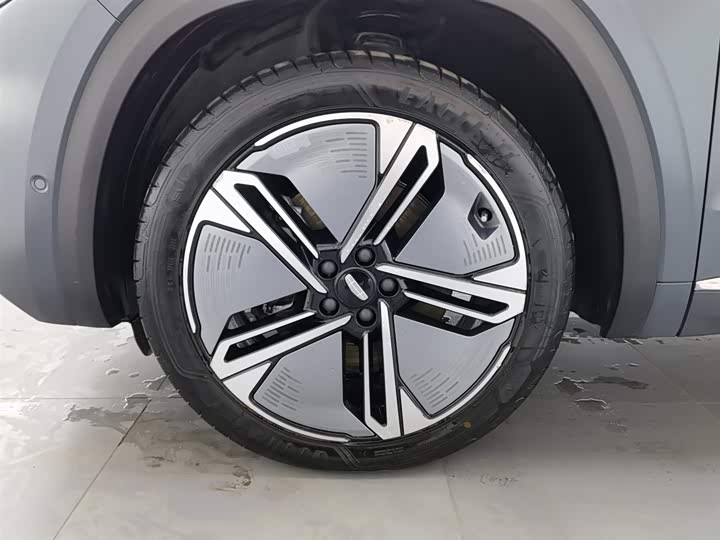 Фото 17 - Geely Monjaro L Hybrid