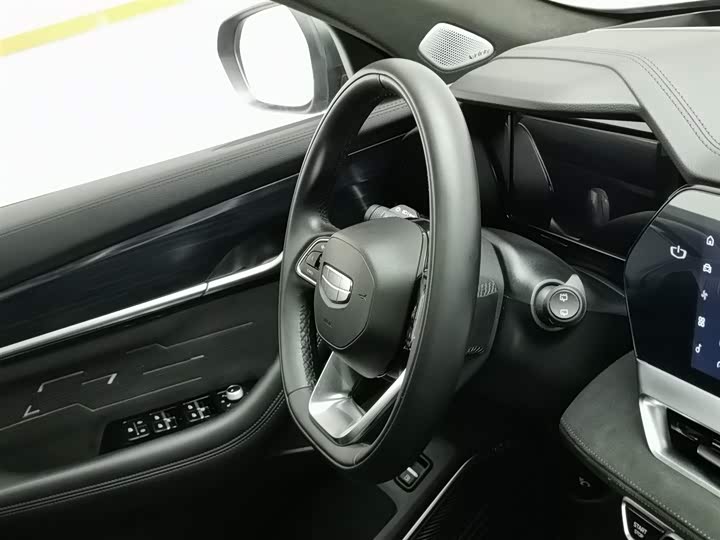 Фото 22 - Geely Monjaro L Hybrid