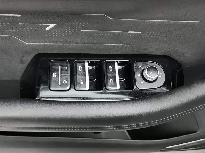 Фото 9 - Geely Monjaro L Hybrid