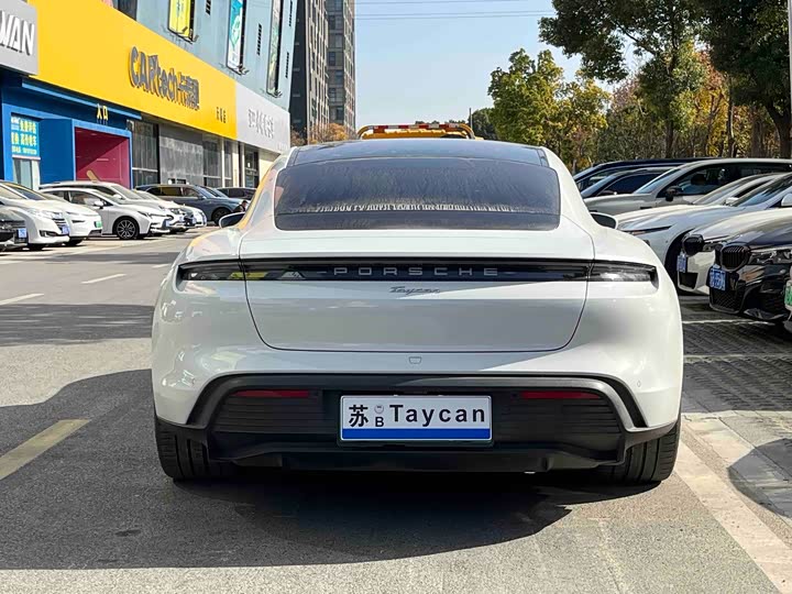 Фото 4 - Porsche Taycan