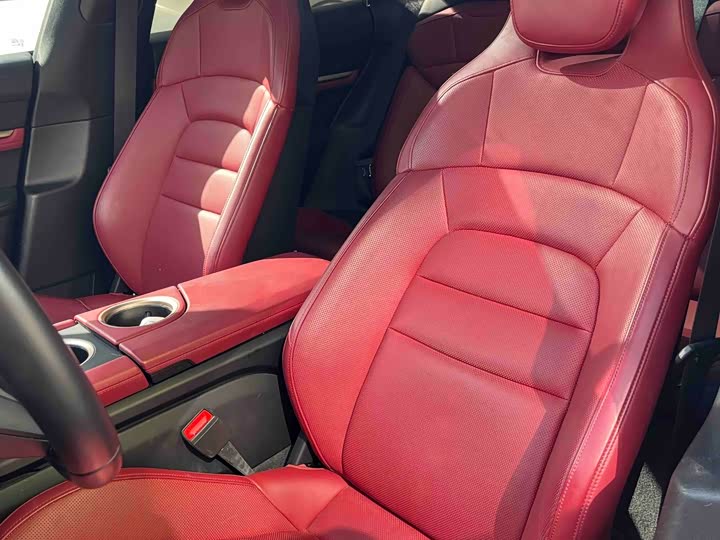 Фото 7 - Porsche Taycan