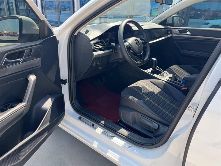 Фото 4 - Volkswagen Lavida