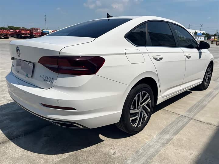 Фото 7 - Volkswagen Lavida