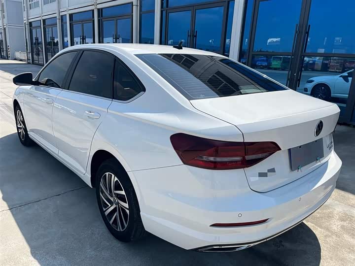 Фото 8 - Volkswagen Lavida