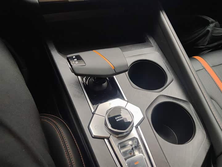 Фото 14 - Changan UNI-V