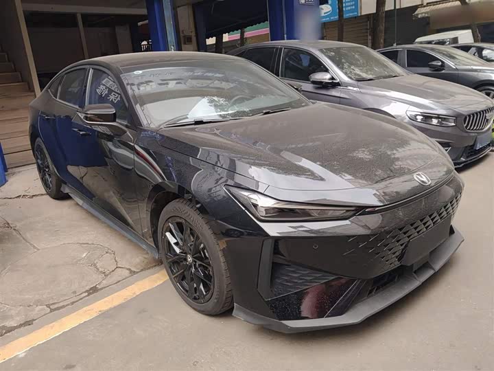 Фото 4 - Changan UNI-V