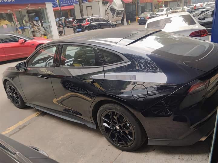 Фото 5 - Changan UNI-V