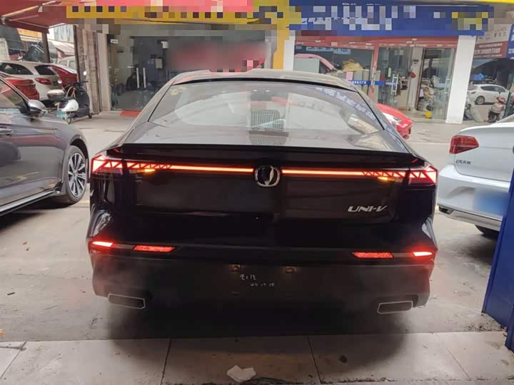 Фото 6 - Changan UNI-V