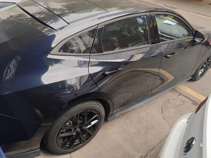 Фото 7 - Changan UNI-V