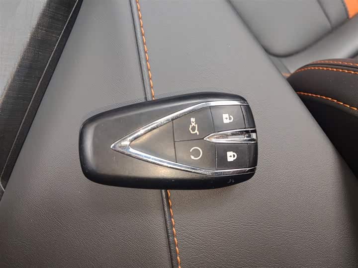 Фото 9 - Changan UNI-V