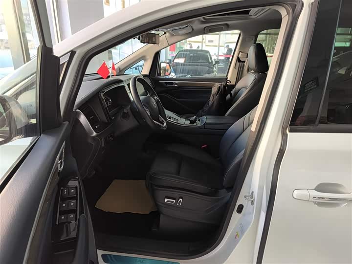 Фото 15 - GAC Trumpchi M8