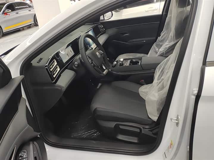 Фото 9 - BYD Qin L