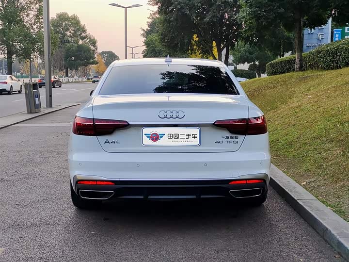 Фото 5 - Audi A4L