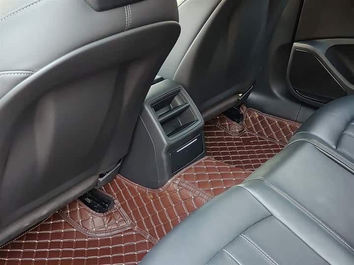 Фото 9 - Audi A4L