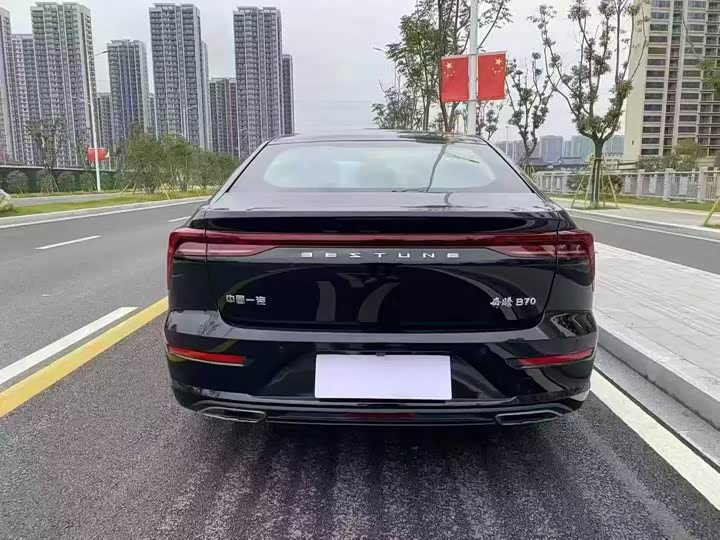 Фото 9 - Bestune B70