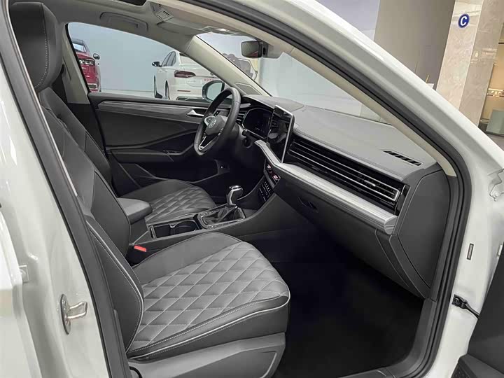 Фото 13 - Volkswagen Sagitar L