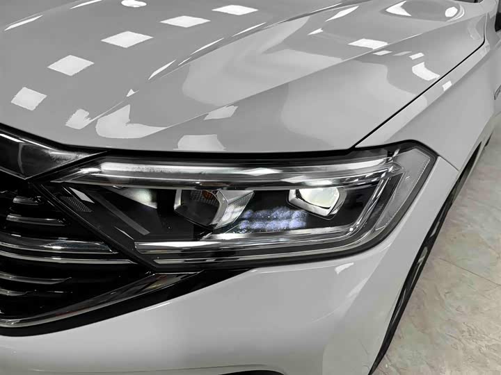 Фото 17 - Volkswagen Sagitar L