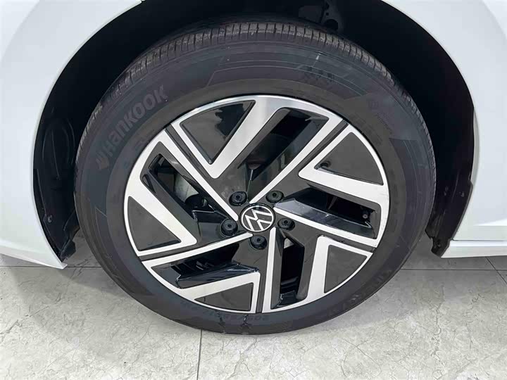 Фото 19 - Volkswagen Sagitar L