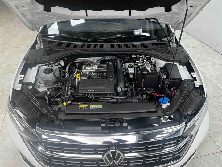 Фото 20 - Volkswagen Sagitar L