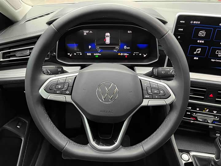 Фото 3 - Volkswagen Sagitar L