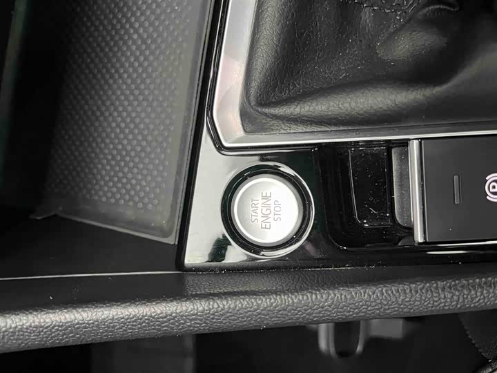 Фото 4 - Volkswagen Sagitar L