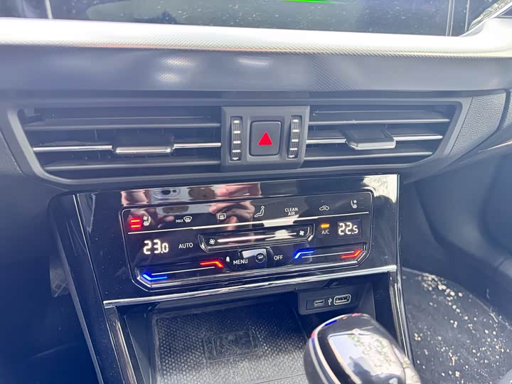 Фото 10 - Volkswagen Passat