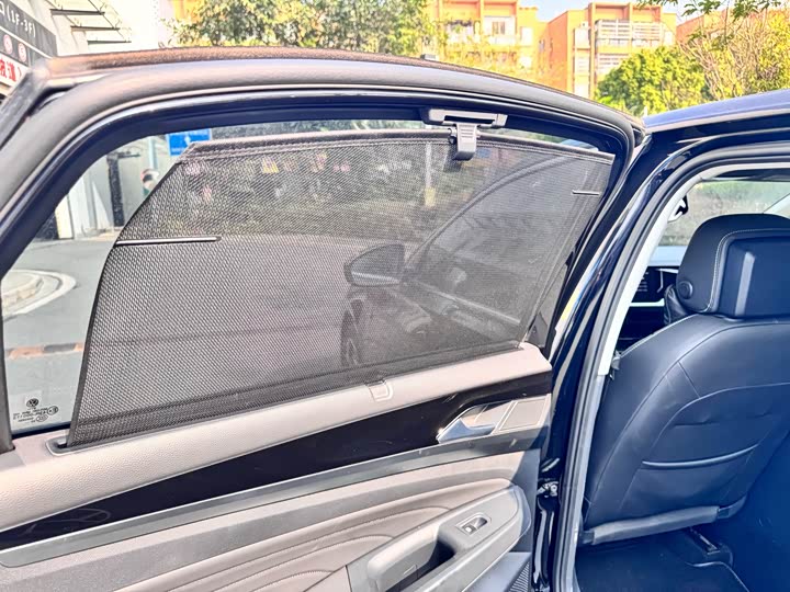 Фото 13 - Volkswagen Passat