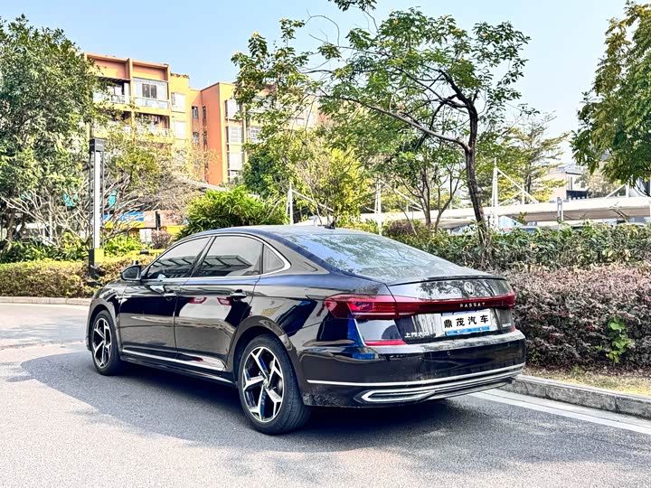 Фото 4 - Volkswagen Passat