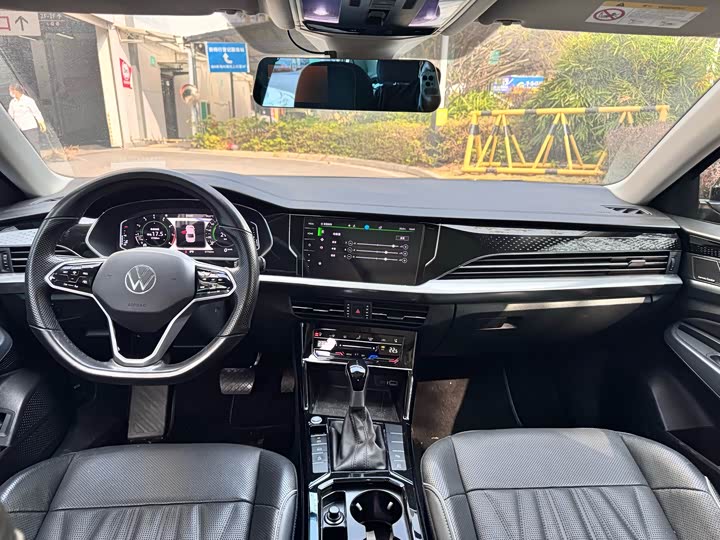 Фото 8 - Volkswagen Passat