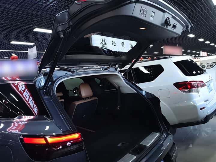 Фото 19 - Infiniti QX60