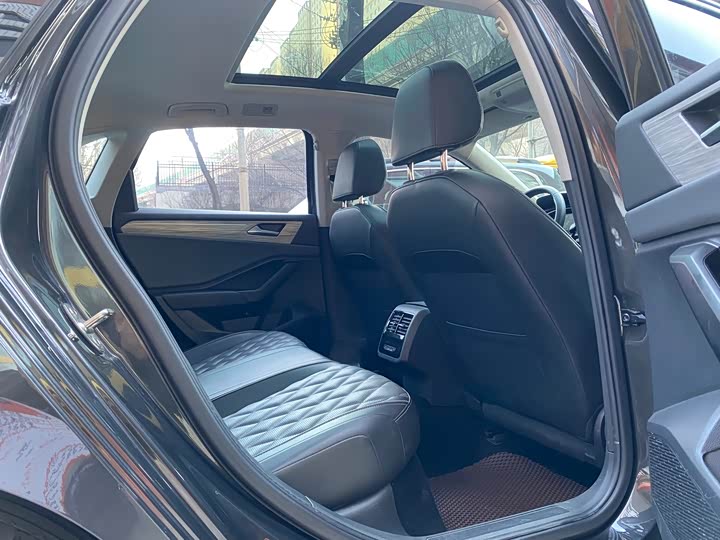 Фото 14 - Volkswagen Sagitar L