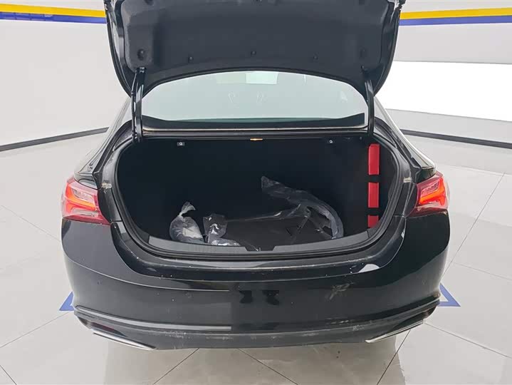 Фото 4 - Chevrolet Malibu XL