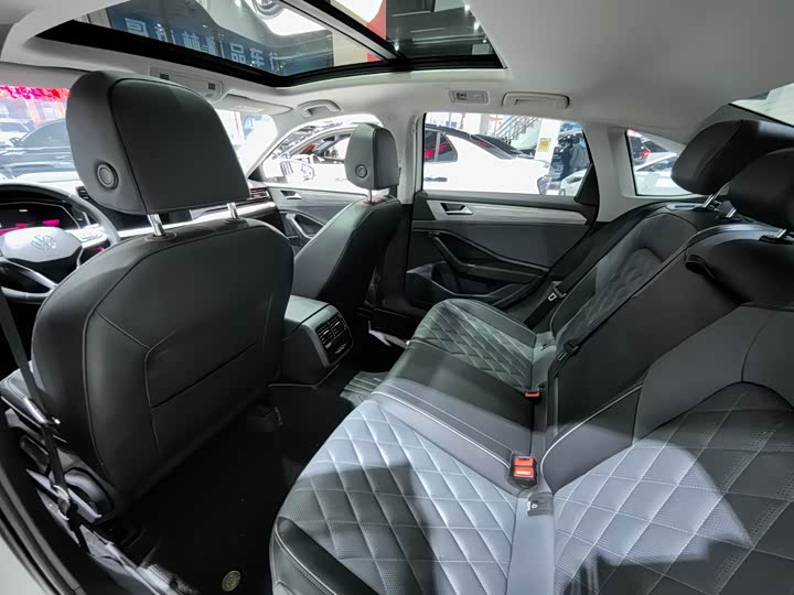 Фото 9 - Volkswagen Sagitar L