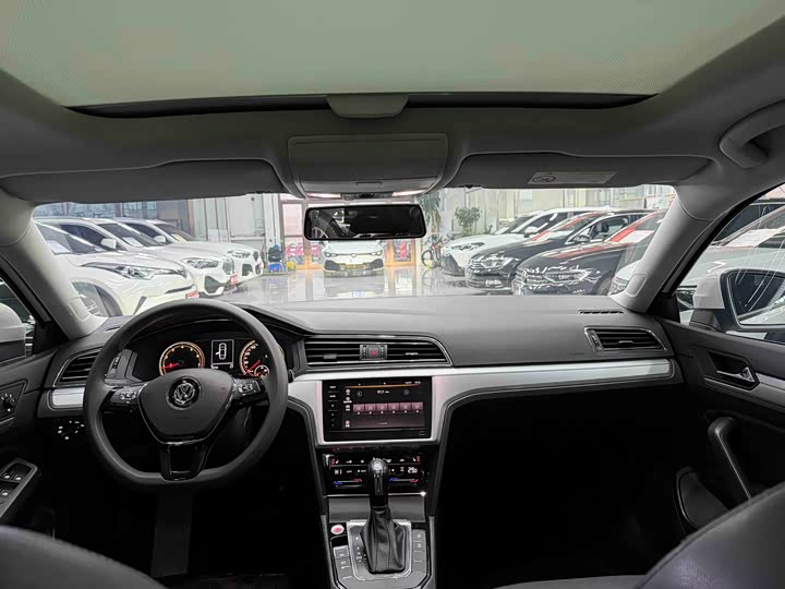 Фото 12 - Volkswagen Lamando L