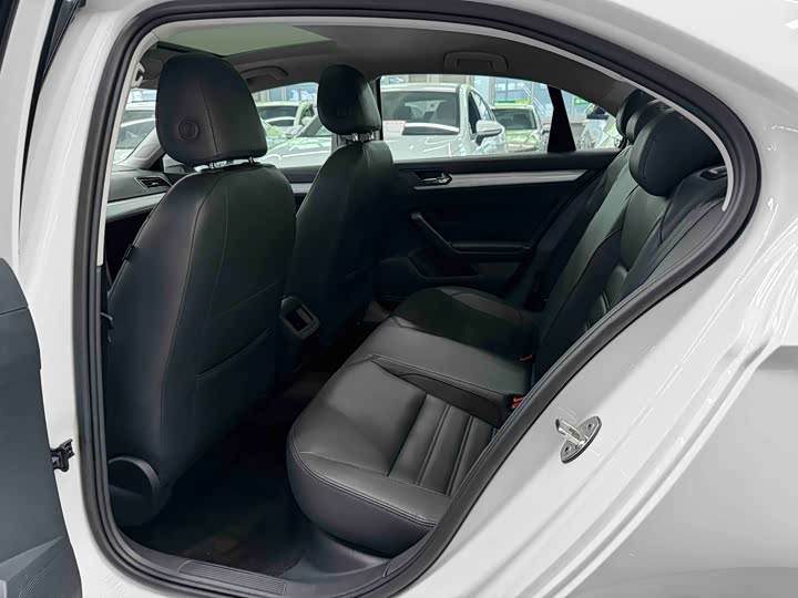 Фото 13 - Volkswagen Lamando L